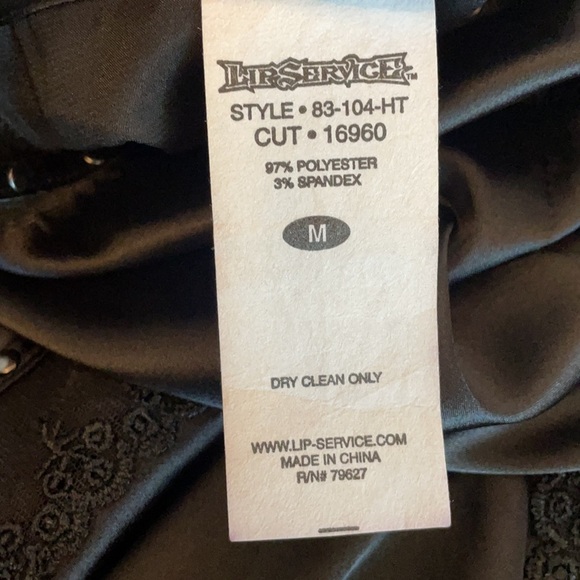 Sexy Vintage Lip Service Satin Skirt - Picture 6 of 7